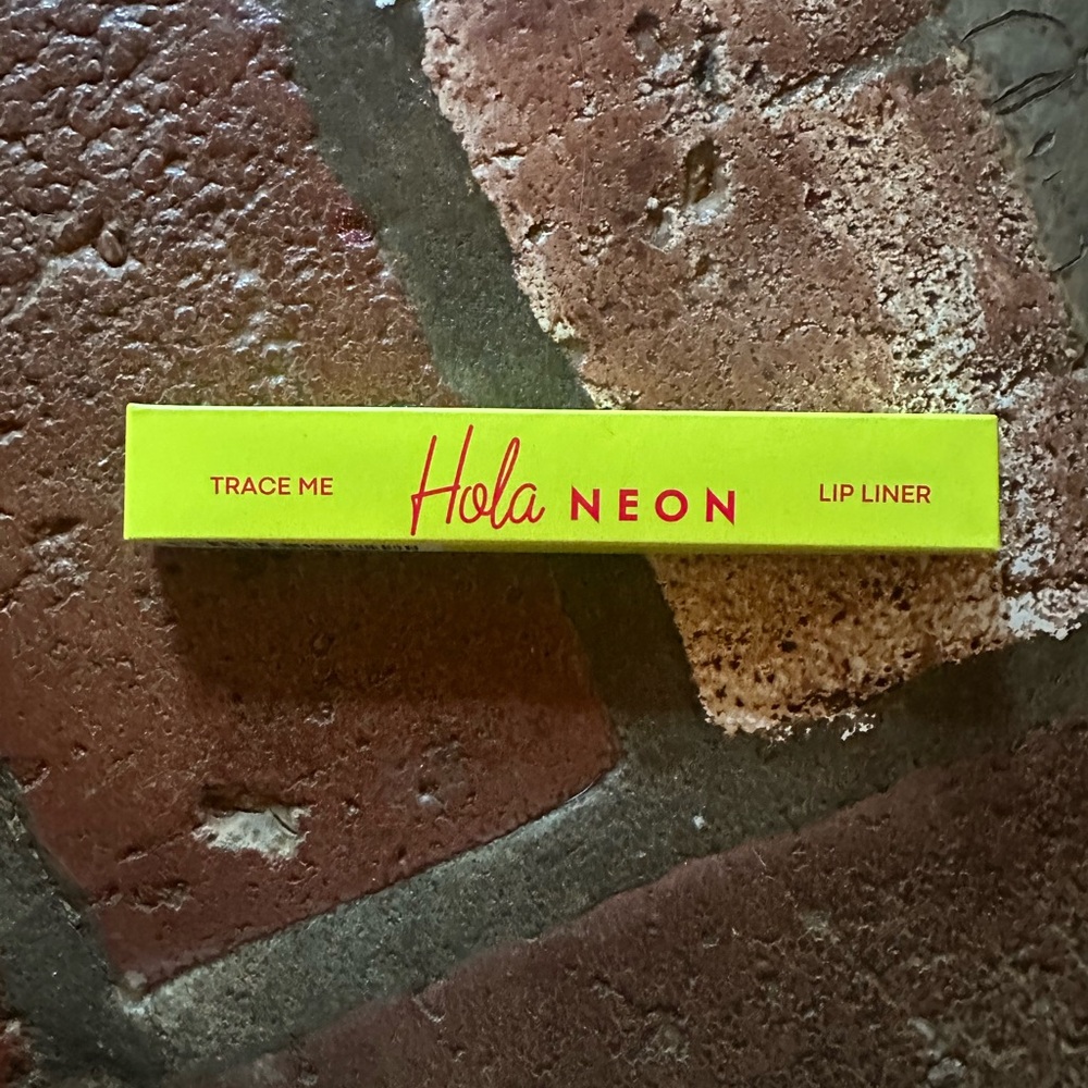 Hola Neon Lip Liner